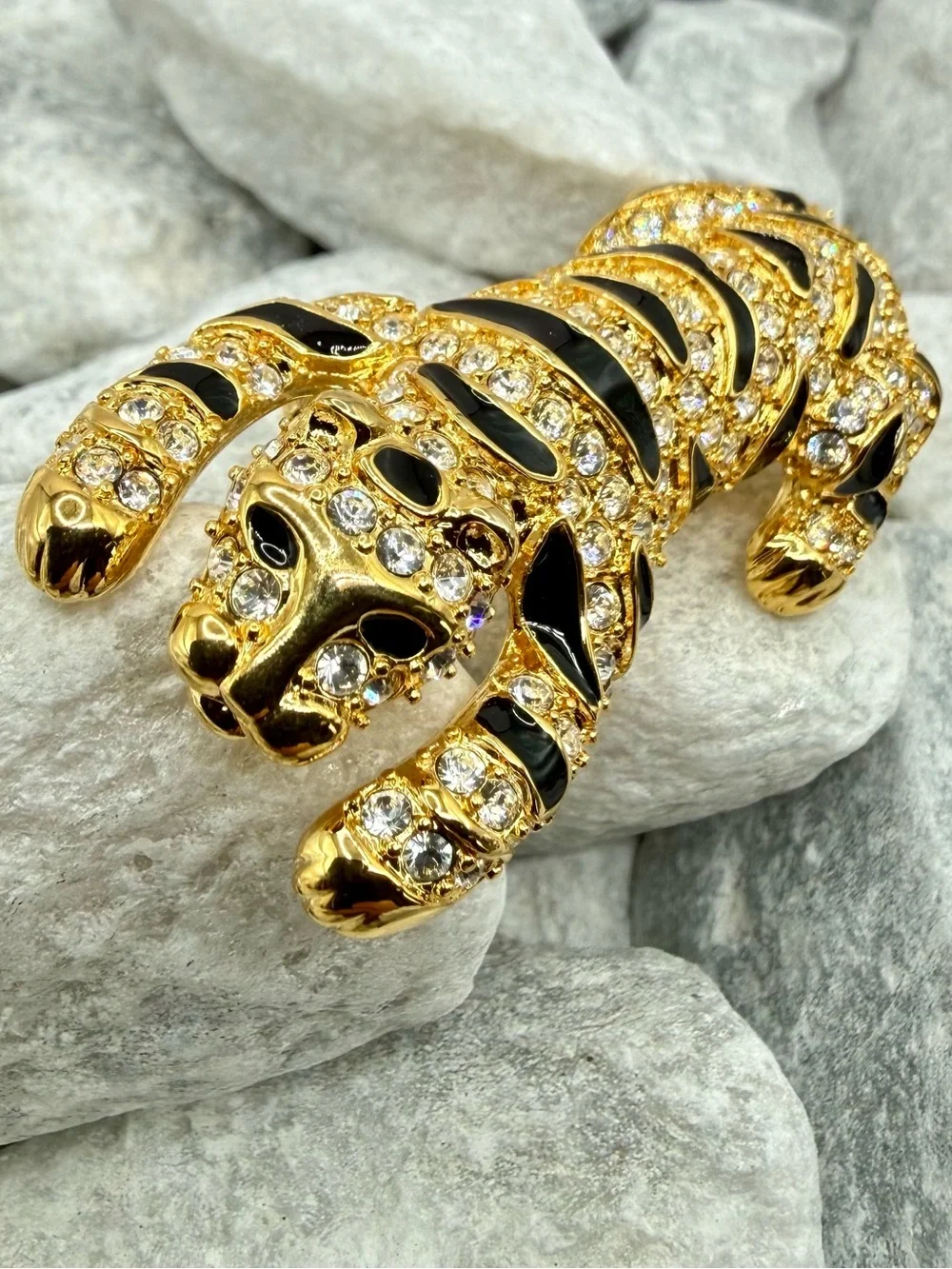 KJL Kenneth Jay Lane “Treasures Of The Duchess” Tiger Rhinestone Brooch 2.5” 90s